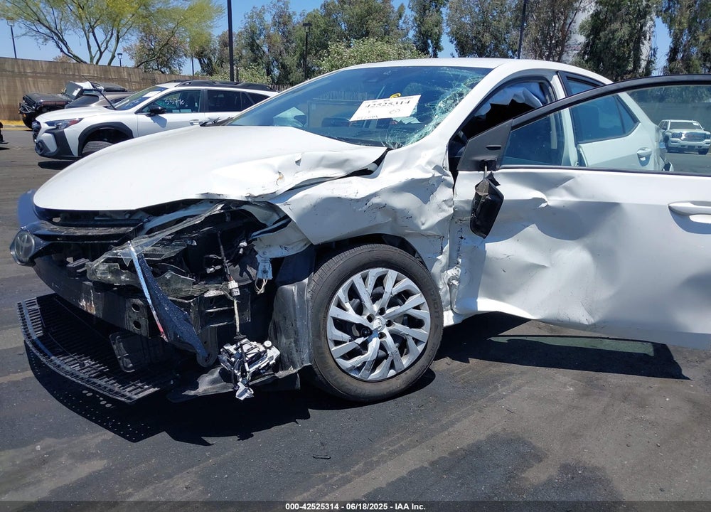 2018 TOYOTA COROLLA VIN: 5YFBURHE0JP798184