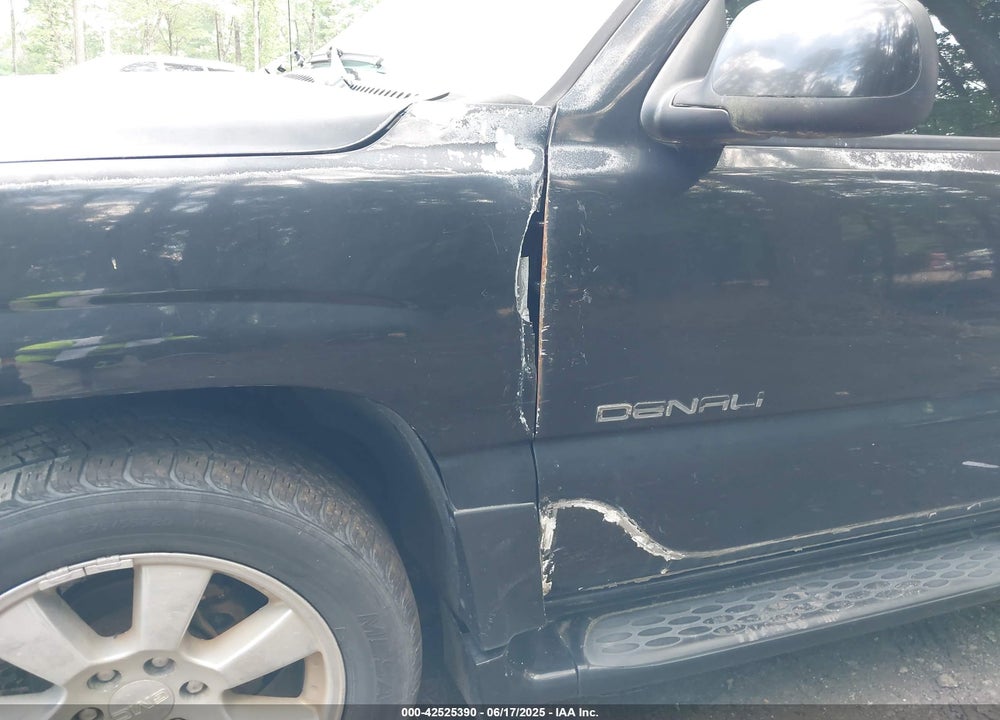 2005 GMC YUKON XL 1500 DENALI VIN: 1GKFK66U95J249131