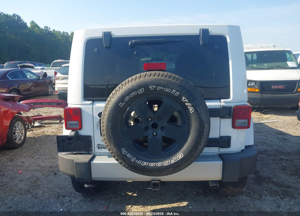 2011 JEEP WRANGLER UNLIMITED VIN: 1J4BA5H18BL557220