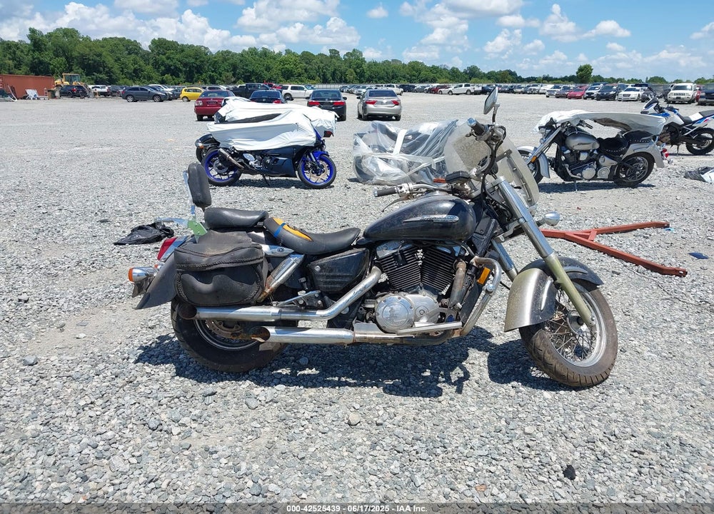 1998 HONDA VT1100 C3 VIN: 1HFSC3909WA003699