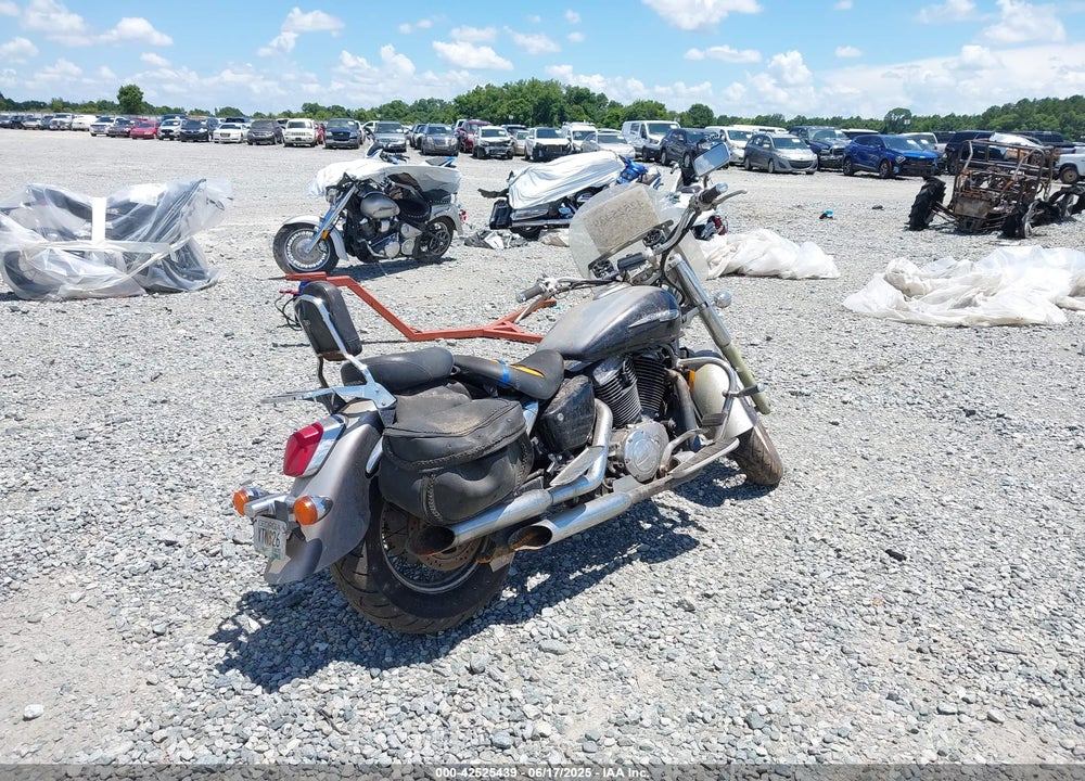 1998 HONDA VT1100 C3 VIN: 1HFSC3909WA003699