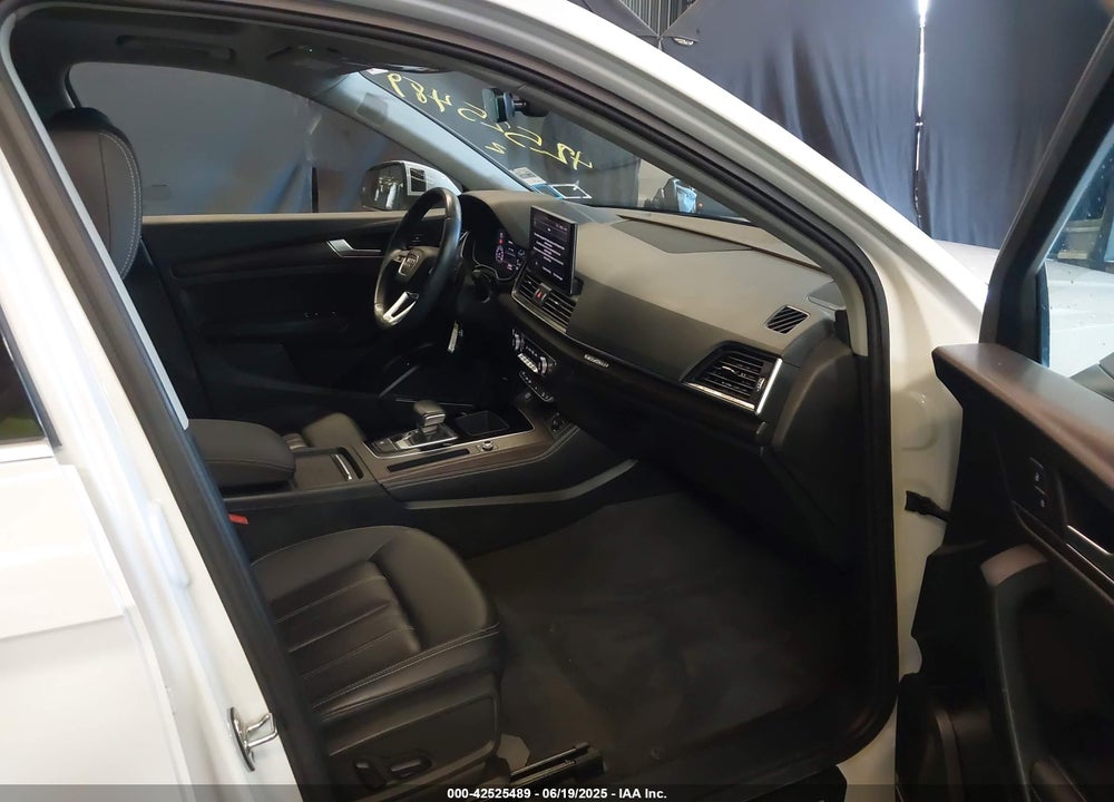 2021 AUDI Q5 VIN: WA1BAAFY0M2110401