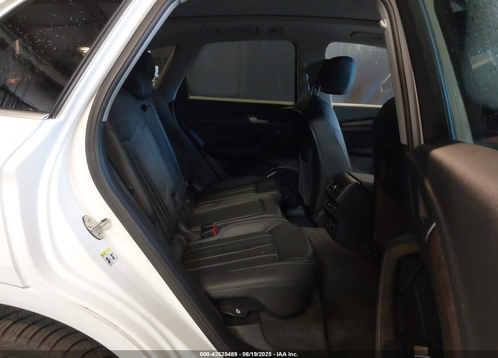 2021 AUDI Q5 VIN: WA1BAAFY0M2110401