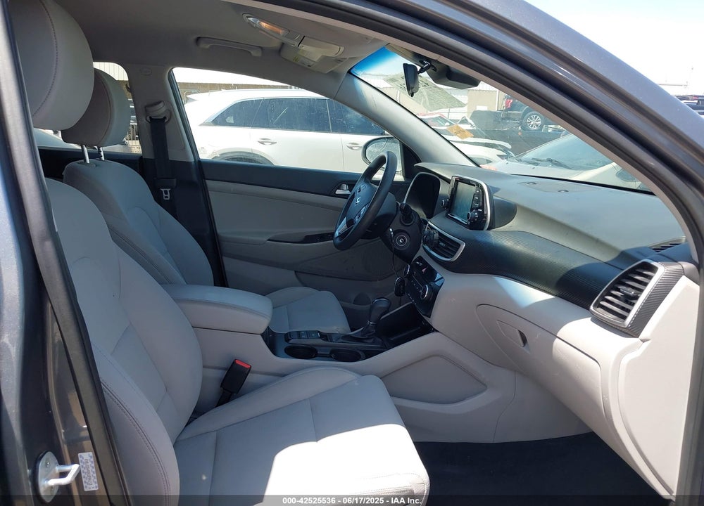 2019 HYUNDAI TUCSON VIN: KM8J23A48KU894113