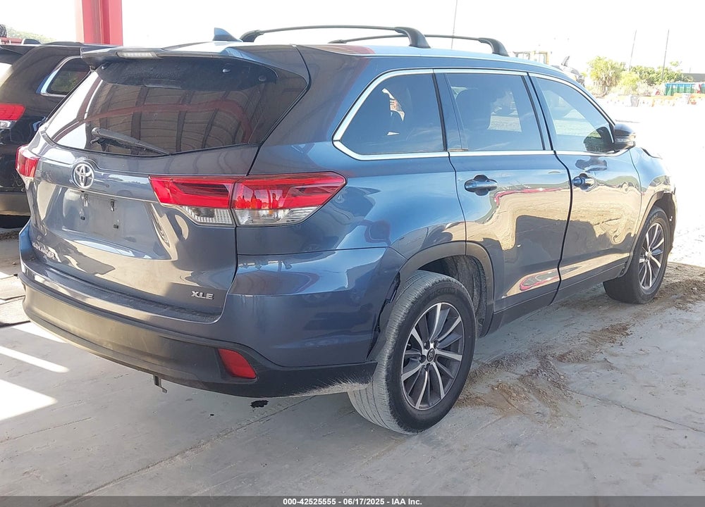 2019 TOYOTA HIGHLANDER VIN: 5TDKZRFH7KS346594