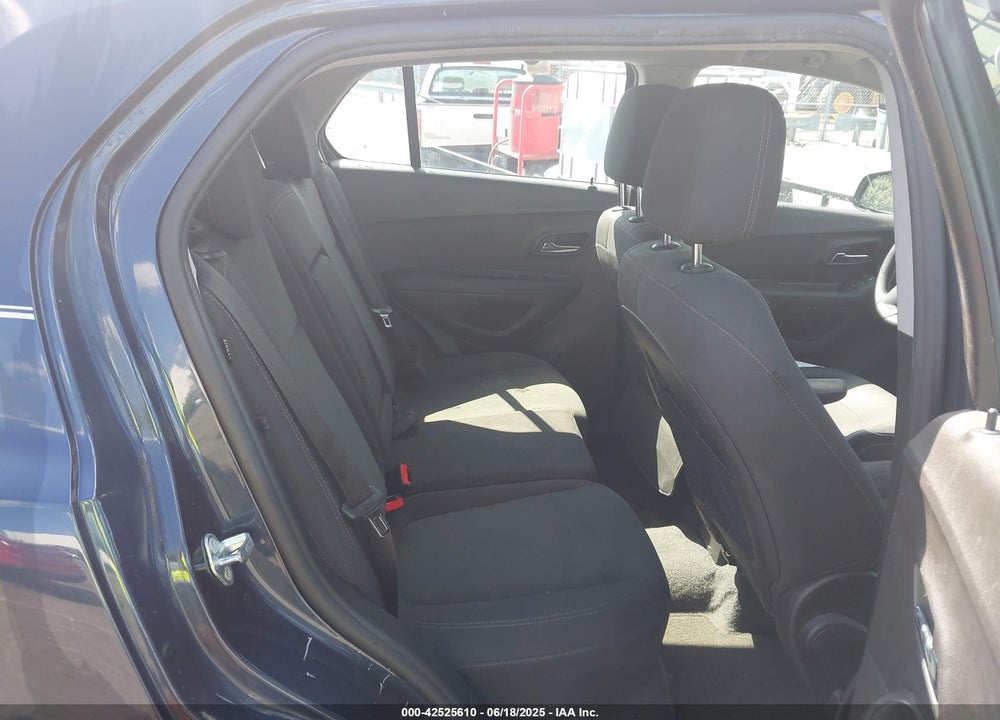 2018 CHEVROLET TRAX LS VIN: 3GNCJKSB9JL400302