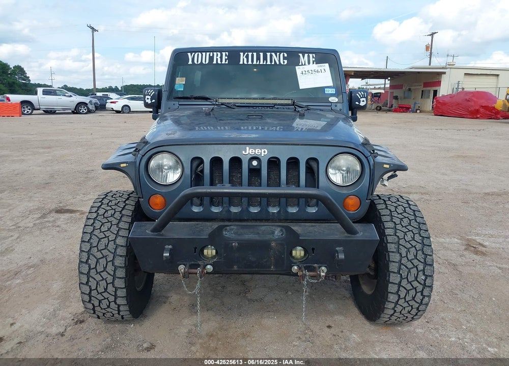 2008 JEEP WRANGLER UNLIMITED SAHARA VIN: 1J4GA591X8L520621