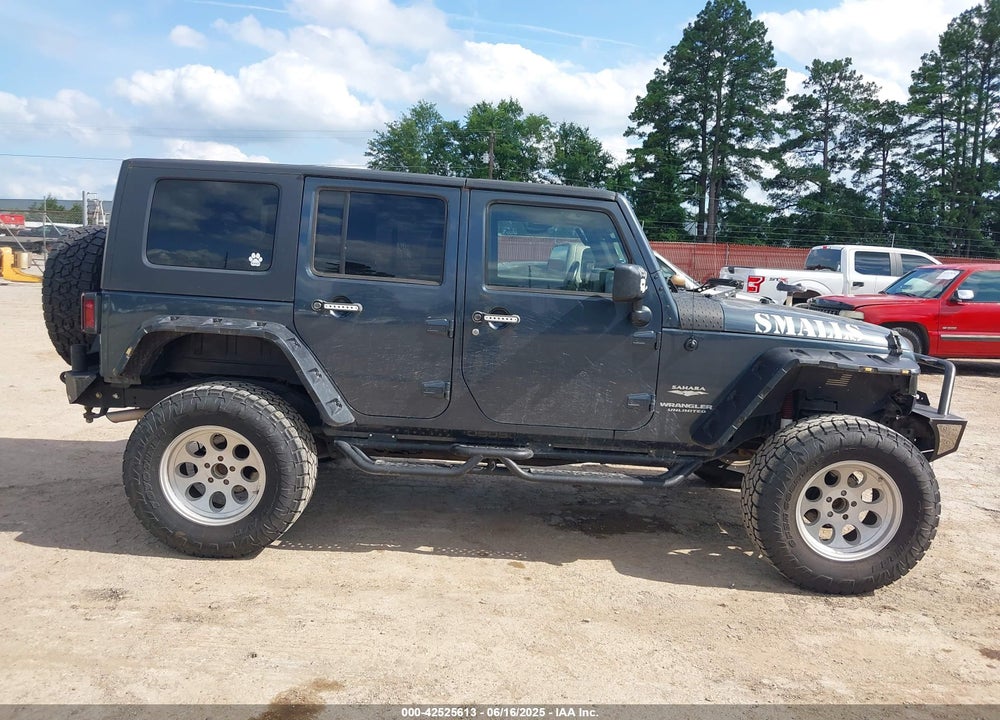 2008 JEEP WRANGLER UNLIMITED SAHARA VIN: 1J4GA591X8L520621