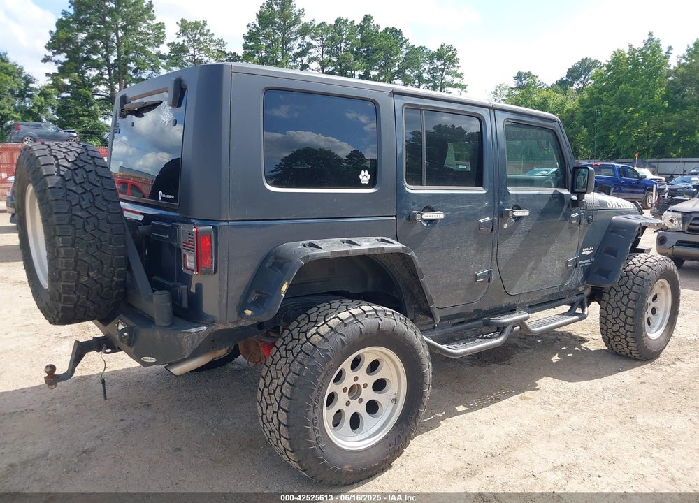 2008 JEEP WRANGLER UNLIMITED SAHARA VIN: 1J4GA591X8L520621