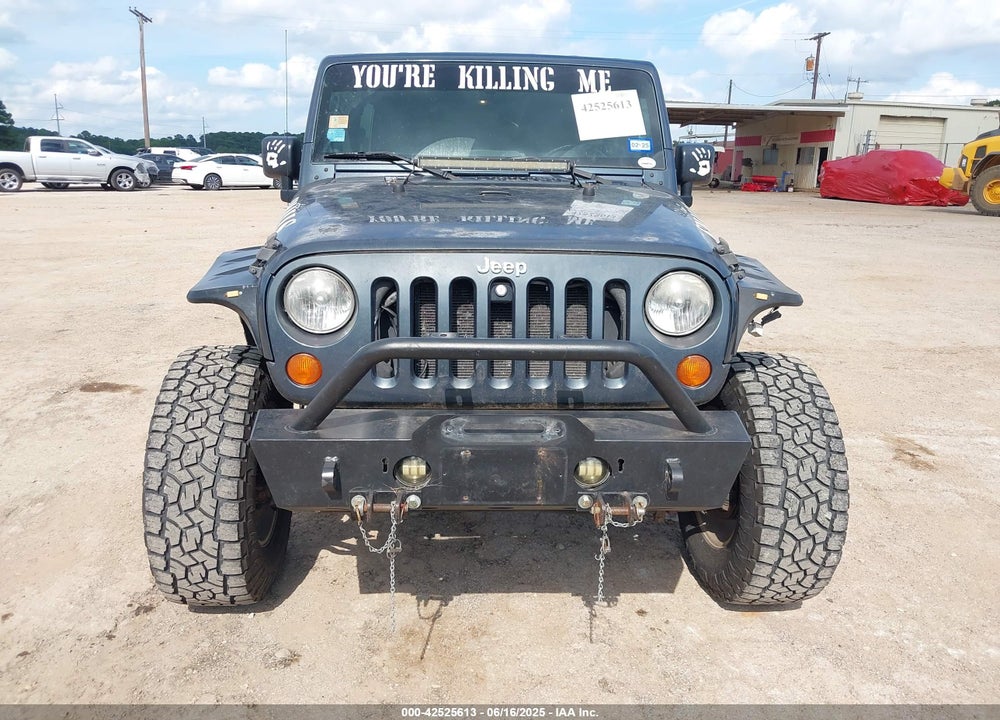 2008 JEEP WRANGLER UNLIMITED SAHARA VIN: 1J4GA591X8L520621