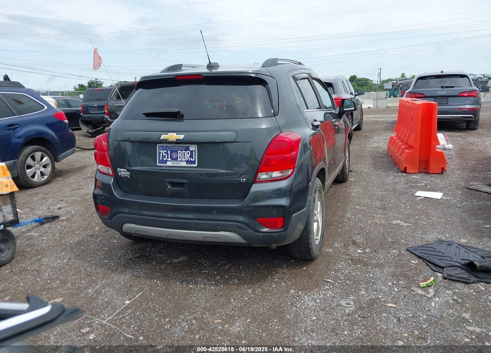 2018 CHEVROLET TRAX VIN: 3GNCJLSB2JL223646