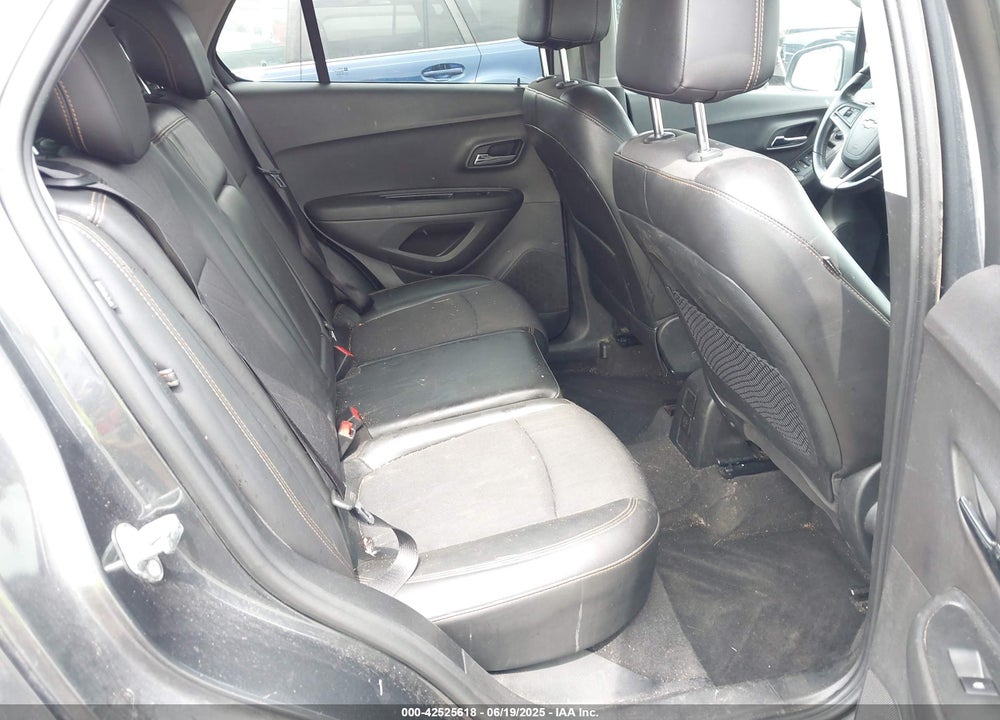2018 CHEVROLET TRAX VIN: 3GNCJLSB2JL223646