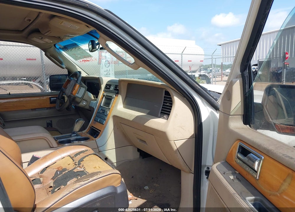 2007 LINCOLN NAVIGATOR L VIN: 5LMFL27507LJ13723