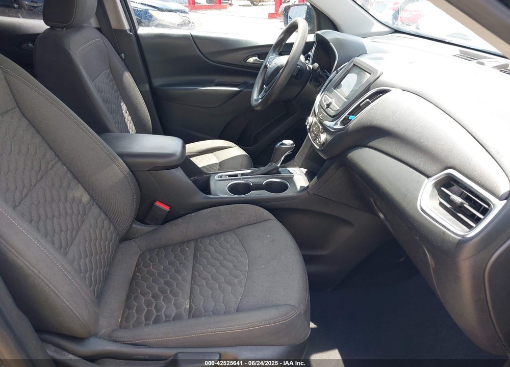 2019 CHEVROLET EQUINOX VIN: 2GNAXUEVXK6227127