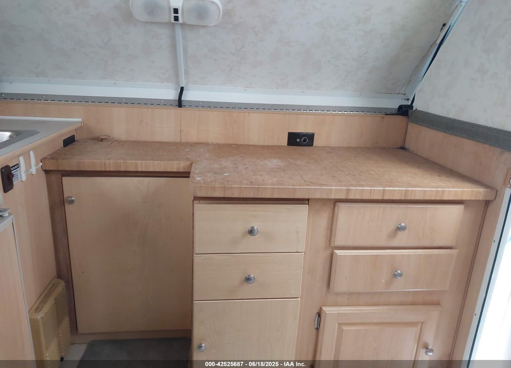 2008 CHALET CT VIN: 1C9CT13168A725052