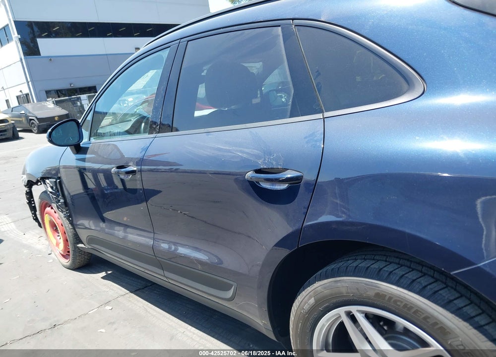 2018 PORSCHE MACAN VIN: WP1AA2A58JLB06928
