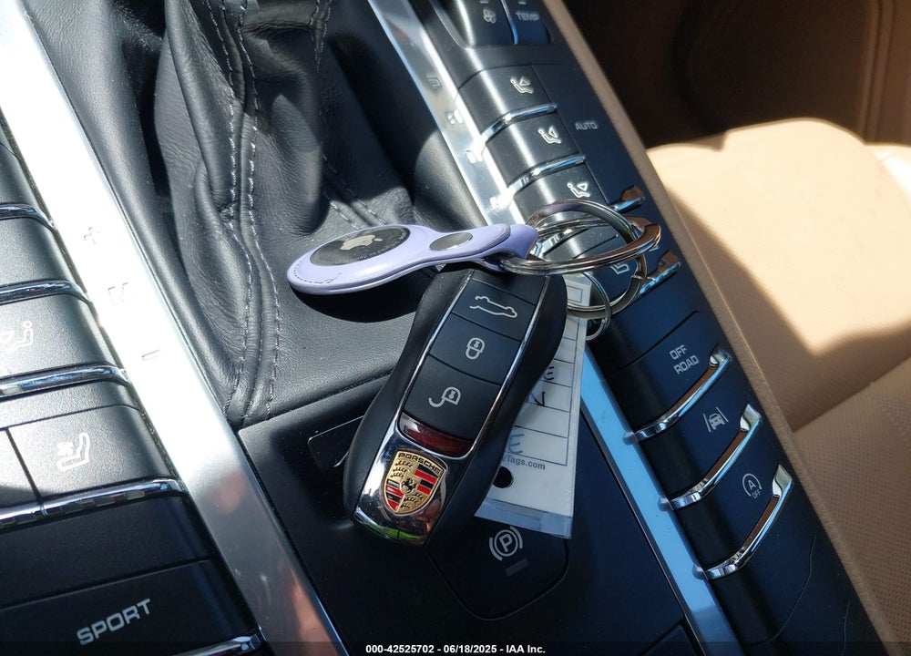 2018 PORSCHE MACAN VIN: WP1AA2A58JLB06928