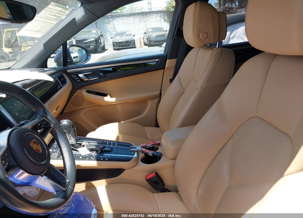 2018 PORSCHE MACAN VIN: WP1AA2A58JLB06928