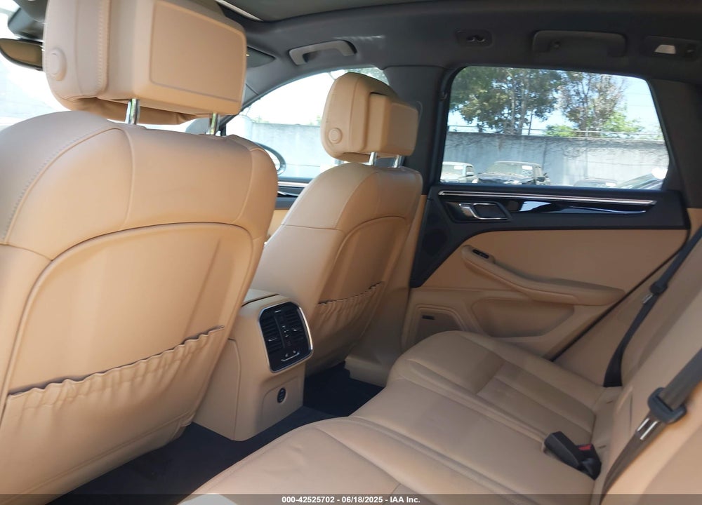 2018 PORSCHE MACAN VIN: WP1AA2A58JLB06928