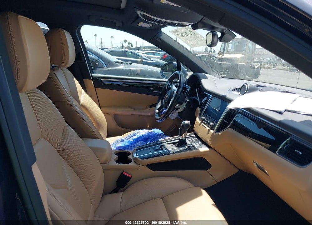 2018 PORSCHE MACAN VIN: WP1AA2A58JLB06928