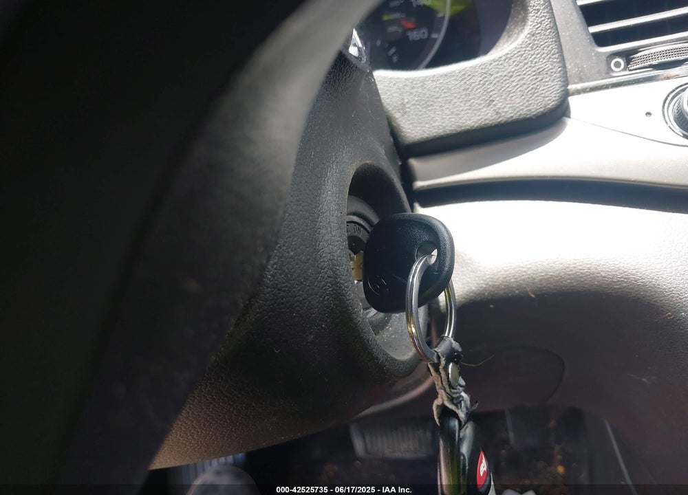 2018 HYUNDAI ELANTRA VIN: 5NPD74LF0JH385164