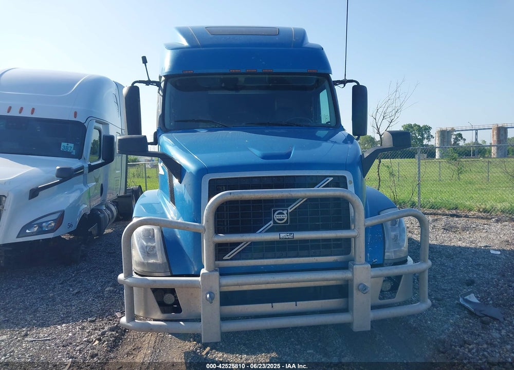 2013 VOLVO VN VNL VIN: 4V4NC9EH4DN133311