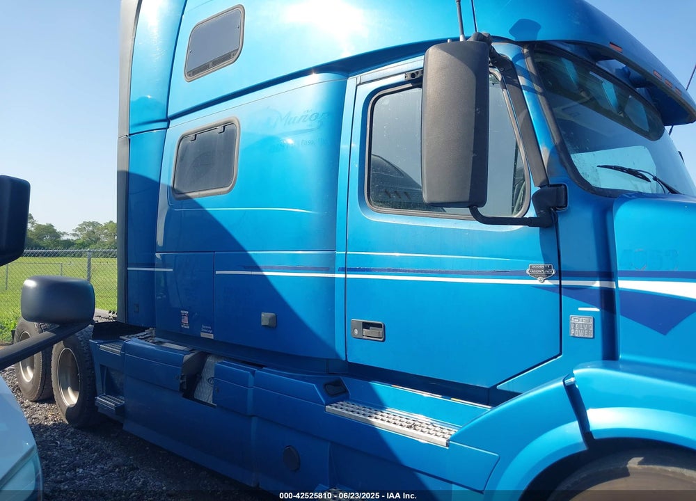 2013 VOLVO VN VNL VIN: 4V4NC9EH4DN133311