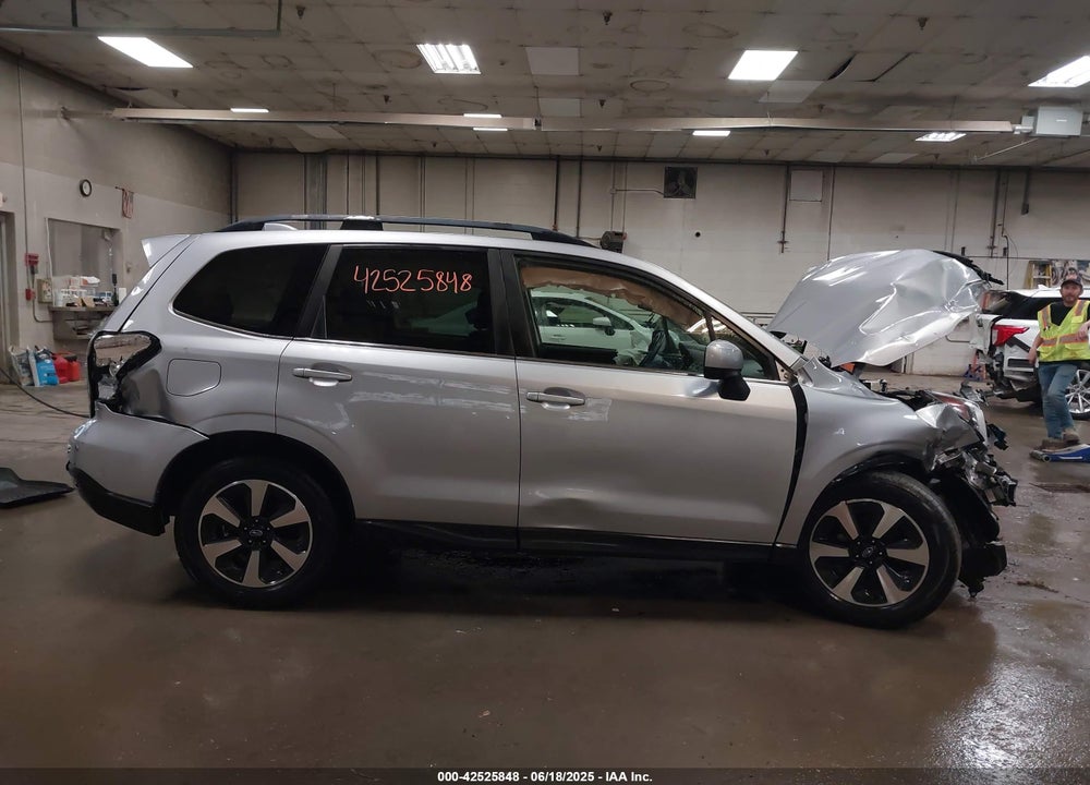 2018 SUBARU FORESTER VIN: JF2SJAJC4JH561990