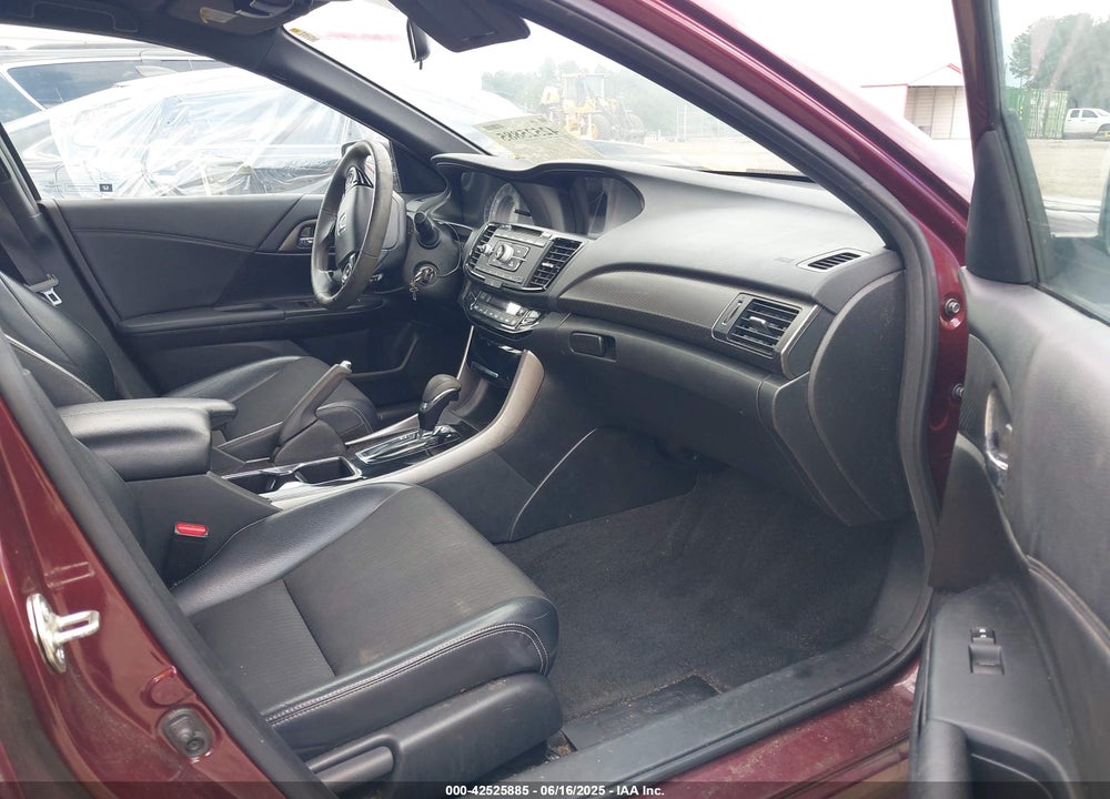 2017 HONDA ACCORD VIN: 1HGCR2F55HA067721