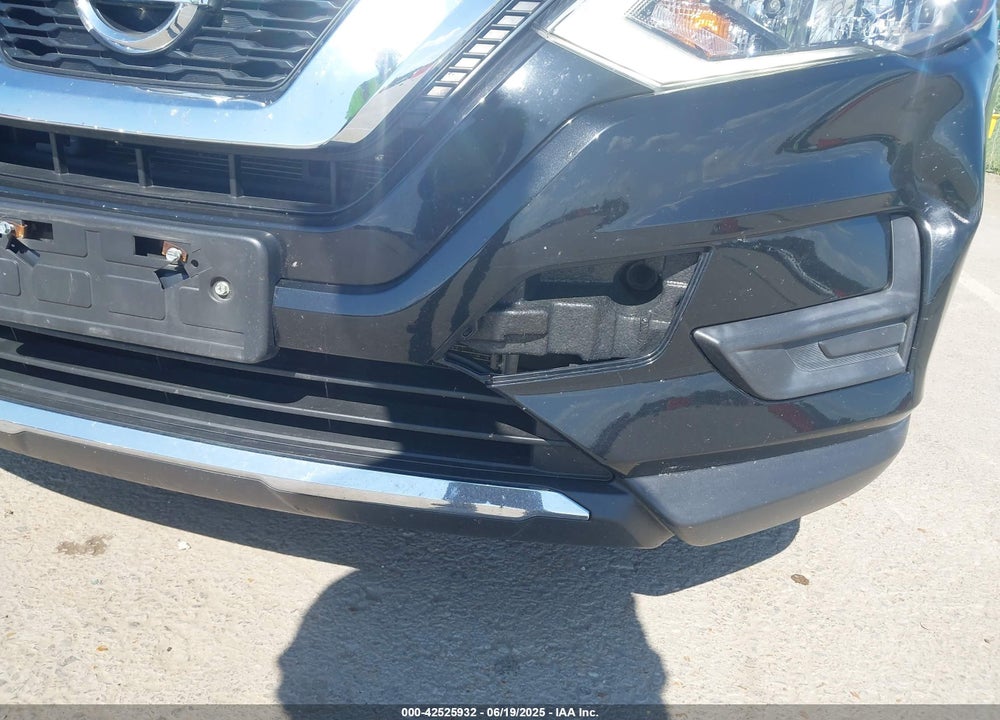 2017 NISSAN ROGUE VIN: JN8AT2MT3HW131206