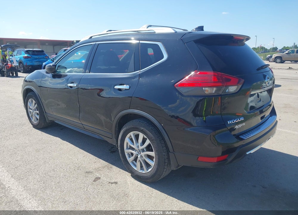 2017 NISSAN ROGUE VIN: JN8AT2MT3HW131206