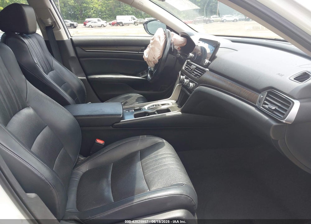 2018 HONDA ACCORD VIN: 1HGCV2F54JA006555