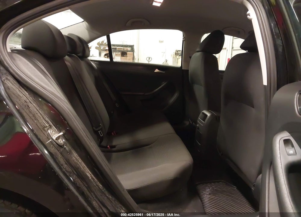 2015 VOLKSWAGEN JETTA VIN: 3VW2K7AJ4FM243087