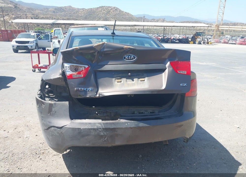 2013 KIA FORTE VIN: KNAFU4A21D5739051