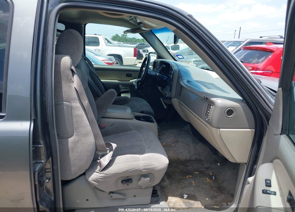 2002 CHEVROLET TAHOE LS VIN: 1GNEC13ZX2R135330