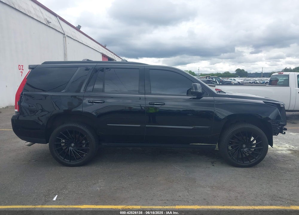 2017 CADILLAC ESCALADE VIN: 1GYS4DKJ1HR348899
