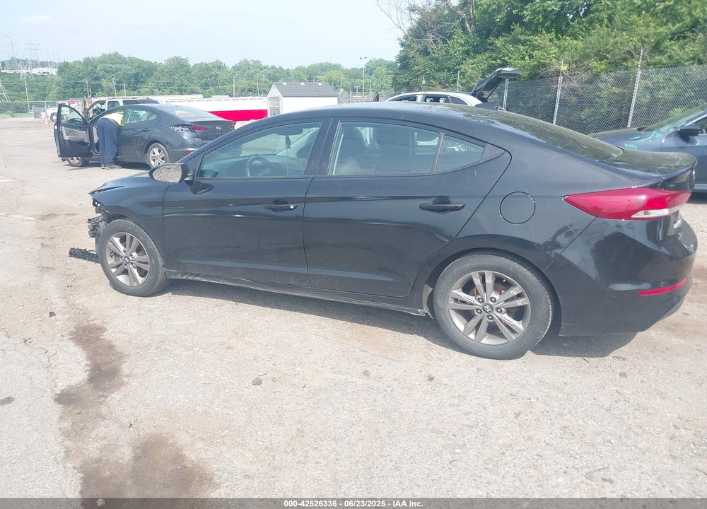 2018 HYUNDAI ELANTRA SEL VIN: 5NPD84LF4JH374746
