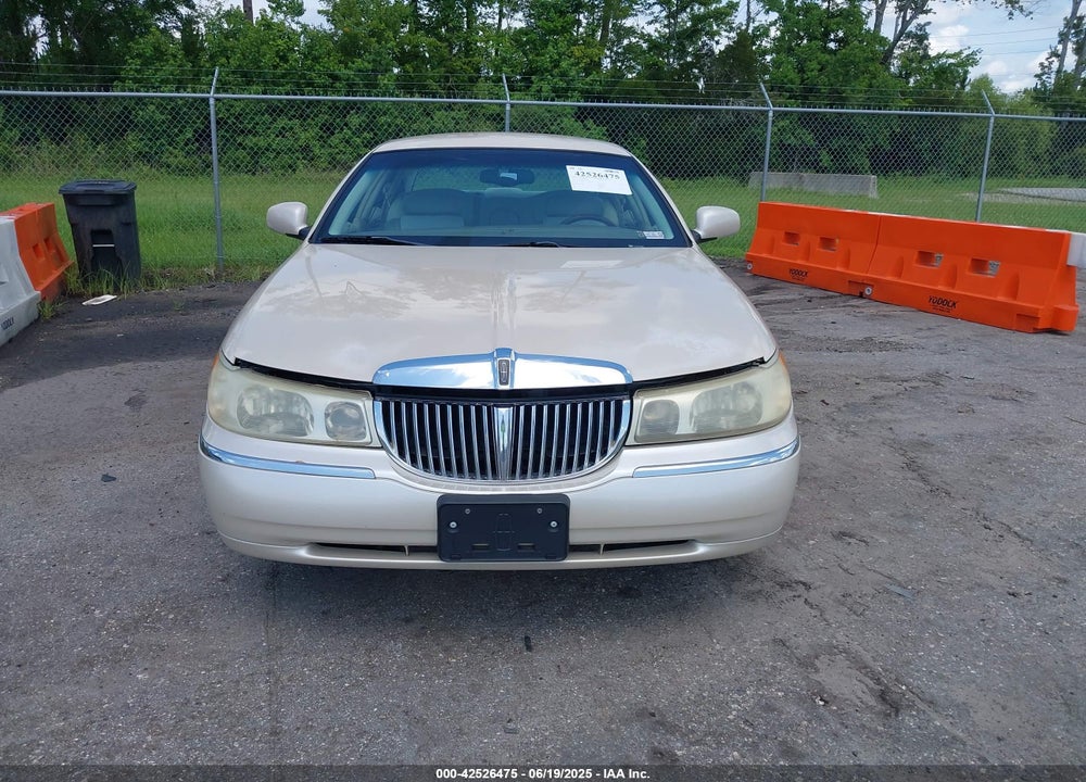 2001 LINCOLN TOWN CAR CARTIER VIN: 1LNHM83W81Y688740