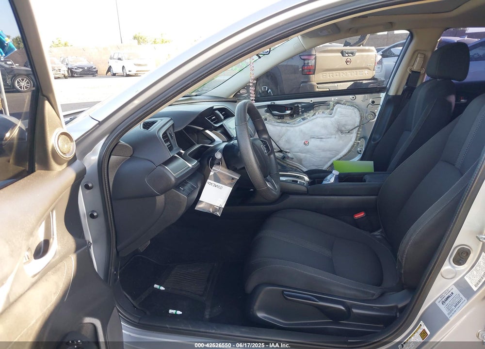 2018 HONDA CIVIC VIN: 2HGFC2F74JH509475