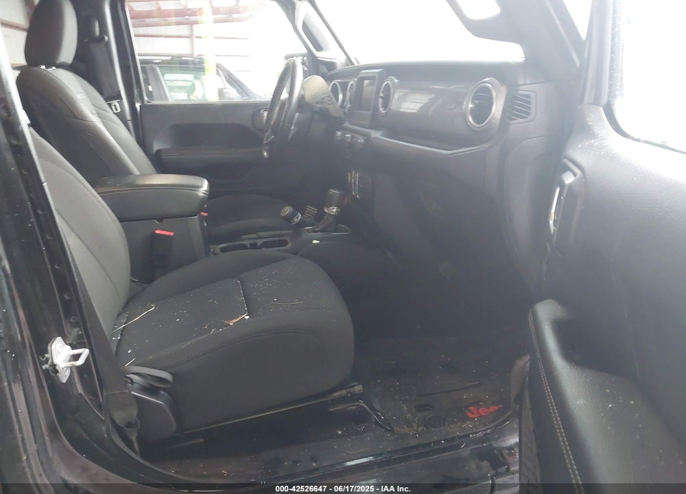 2019 JEEP WRANGLER UNLIMITED SAHARA 4X4 VIN: 1C4HJXEG5KW515140
