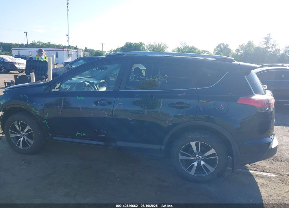 2018 TOYOTA RAV4 VIN: JTMRFREV6JJ182605