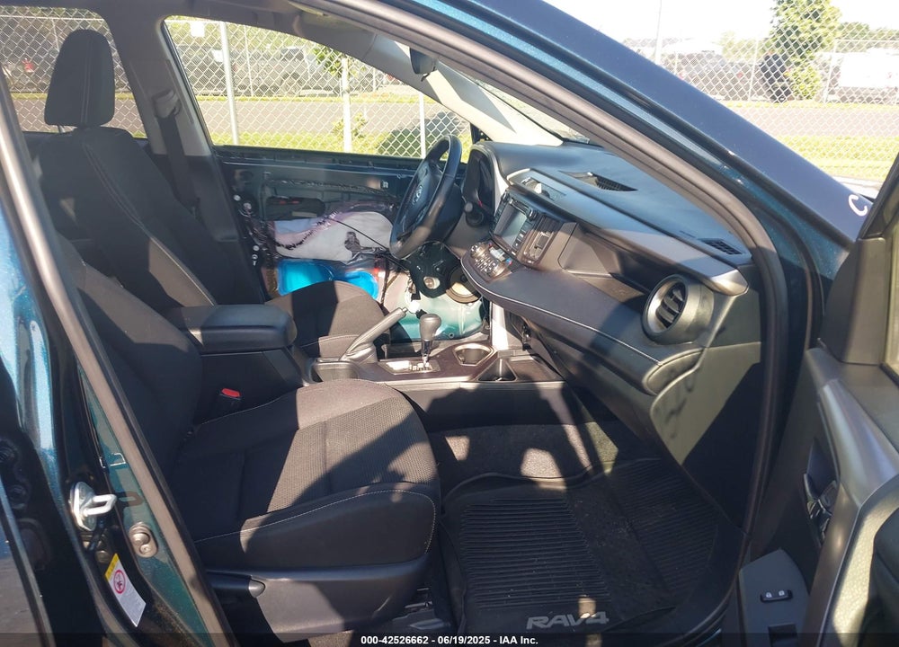 2018 TOYOTA RAV4 VIN: JTMRFREV6JJ182605