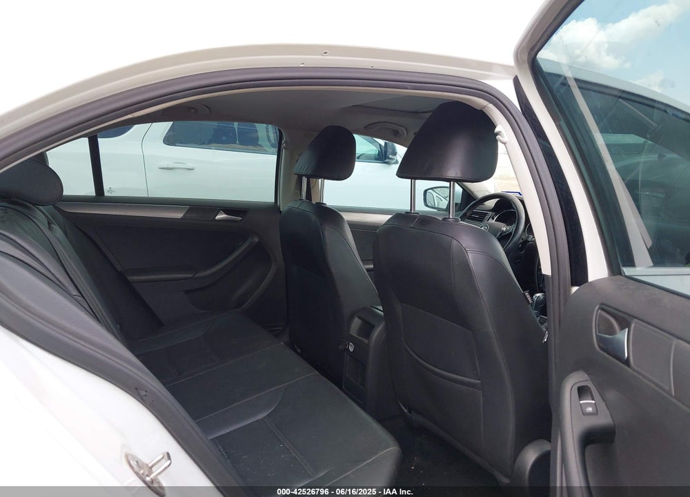 2015 VOLKSWAGEN JETTA VIN: 3VWLA7AJ9FM247627