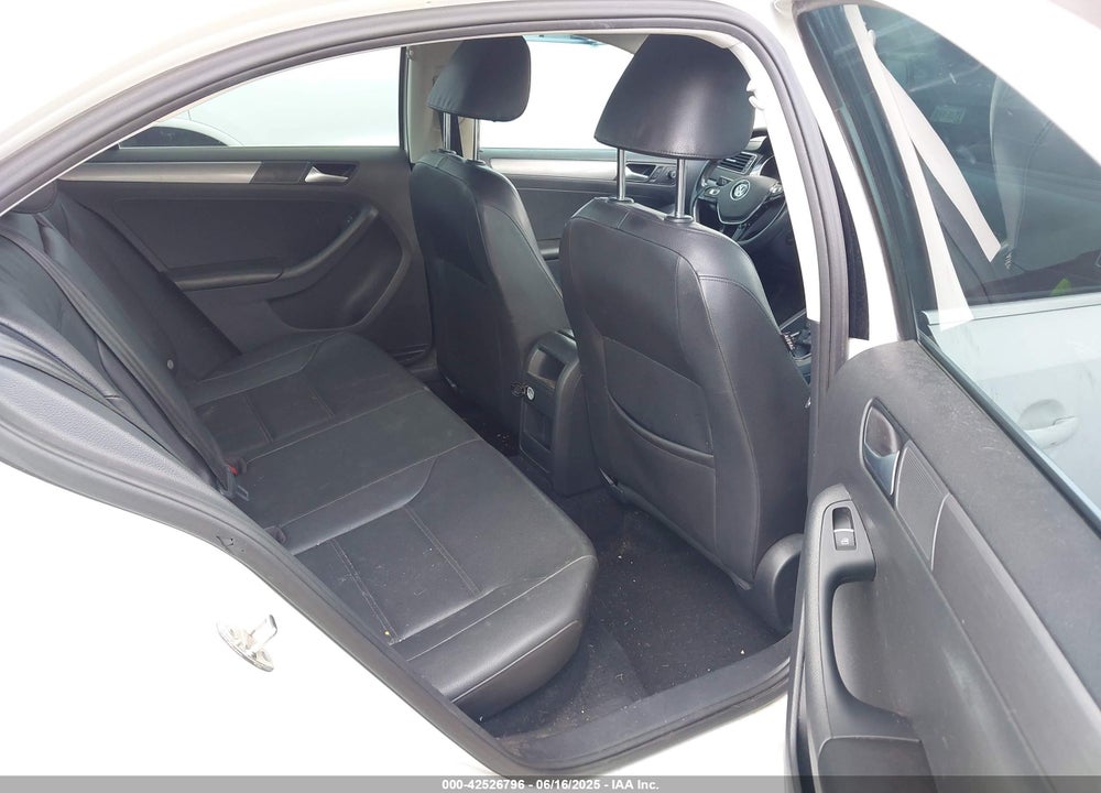 2015 VOLKSWAGEN JETTA VIN: 3VWLA7AJ9FM247627