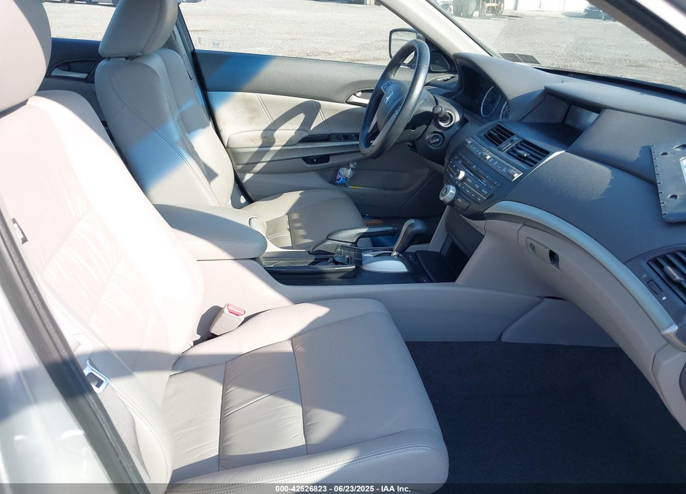 2010 HONDA ACCORD 2.4 EX-L VIN: 1HGCP2F82AA179205