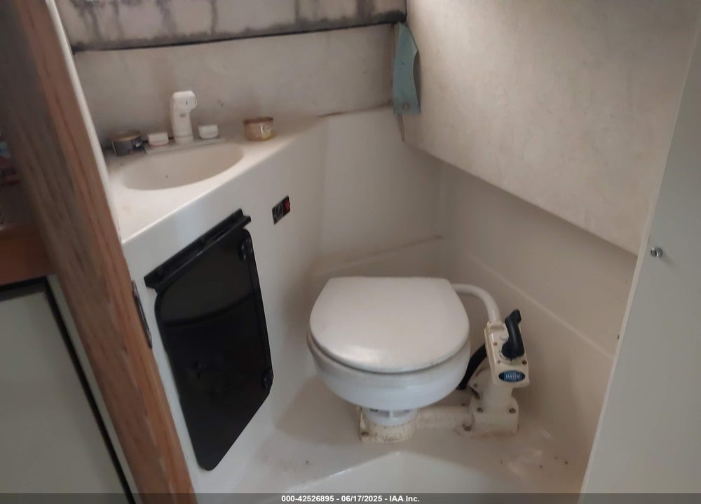 1993 BAYLINER 2655 VIN: USCB25SBC393