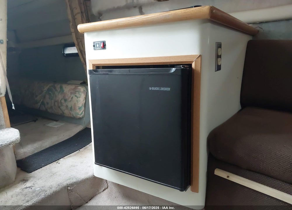 1993 BAYLINER 2655 VIN: USCB25SBC393