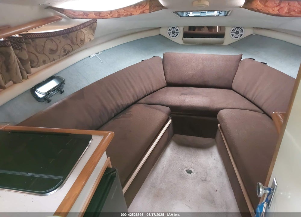 1993 BAYLINER 2655 VIN: USCB25SBC393