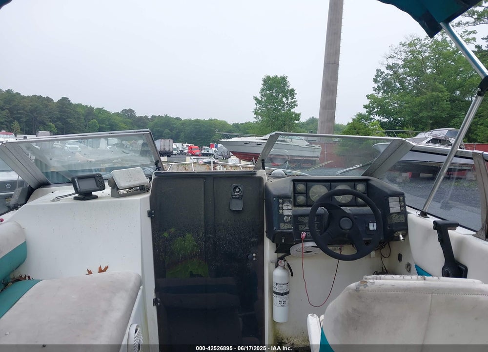 1993 BAYLINER 2655 VIN: USCB25SBC393