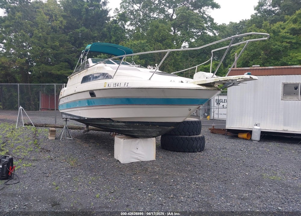 1993 BAYLINER 2655 VIN: USCB25SBC393